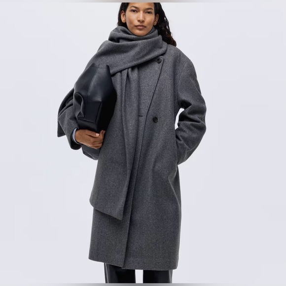 Hm scarf detail coat ASK IF AVAILABLE BEFORE PURCHASING